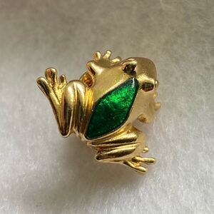 Vintage Estate Avon Gold Tone Frog Pin Emerald Green Enamel Jellybean Brooch